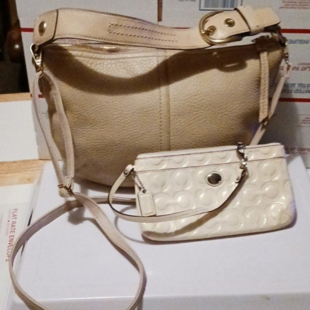 Coach beige leather shoulder bag and cream leather signature wristlet#bundle